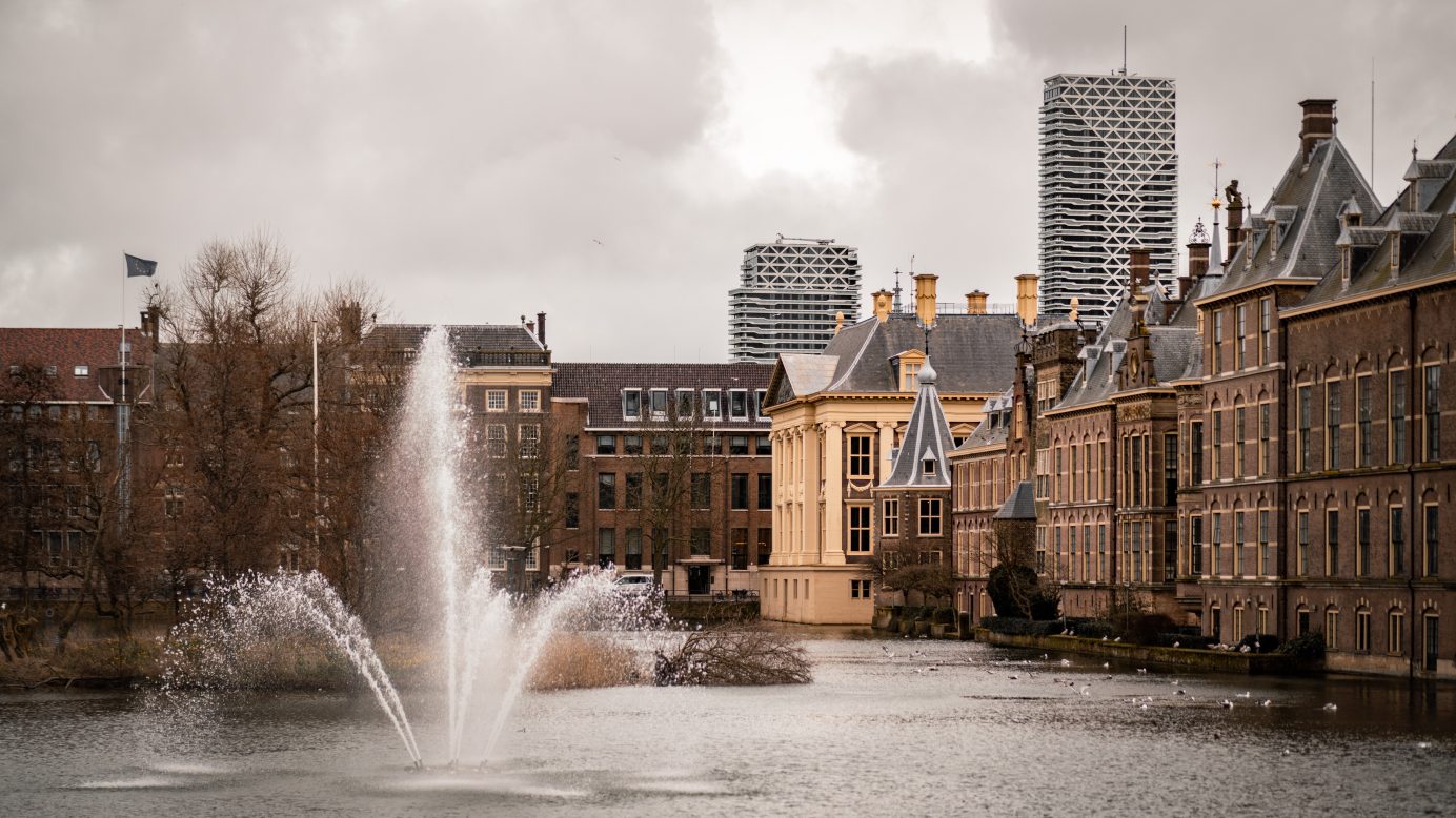Hofvijver, https://unsplash.com/photos/9hfDD3OQtAs